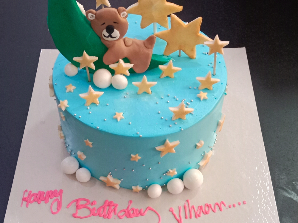 Moon &amp; Teddy Kids Birthday Fondant Cake